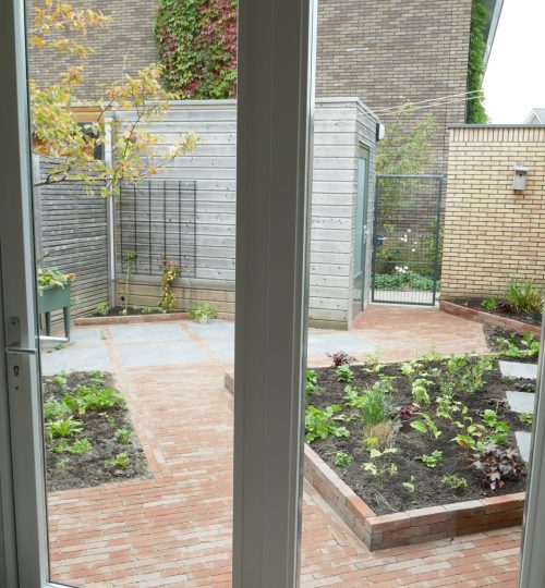 Een tuin met diagonalen